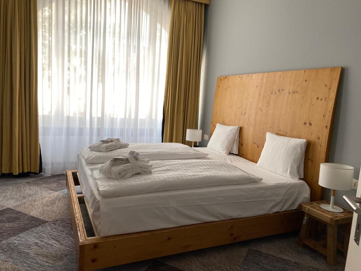 Thermal Hotels & Walliser Alpentherme Leukerbad Exterior photo